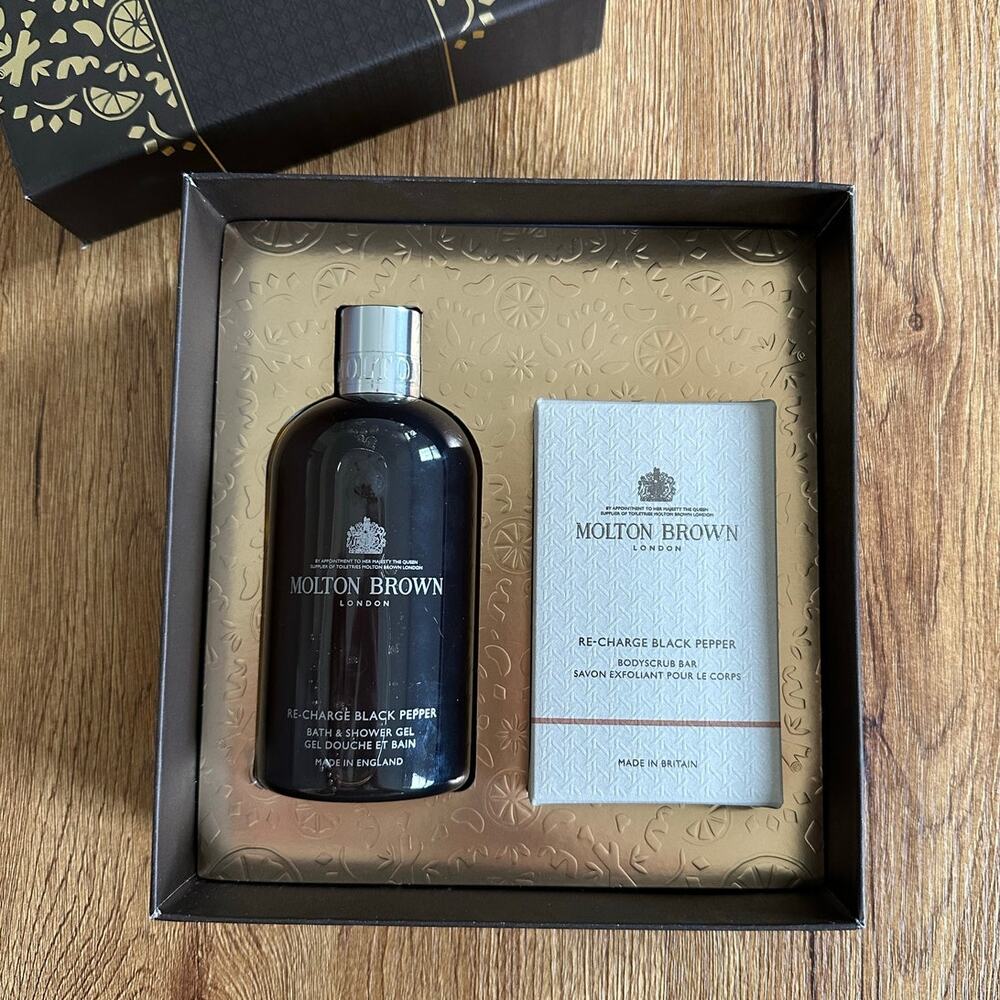 Molton Brown Re-Charge Black Pepper Body Care Collection Full Size Gift Set NWT